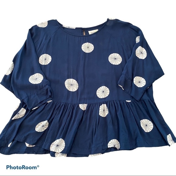 Porridge by Anthropologie blue lightweight top pinwheels peplum hem Medium EUC - Picture 3 of 7
